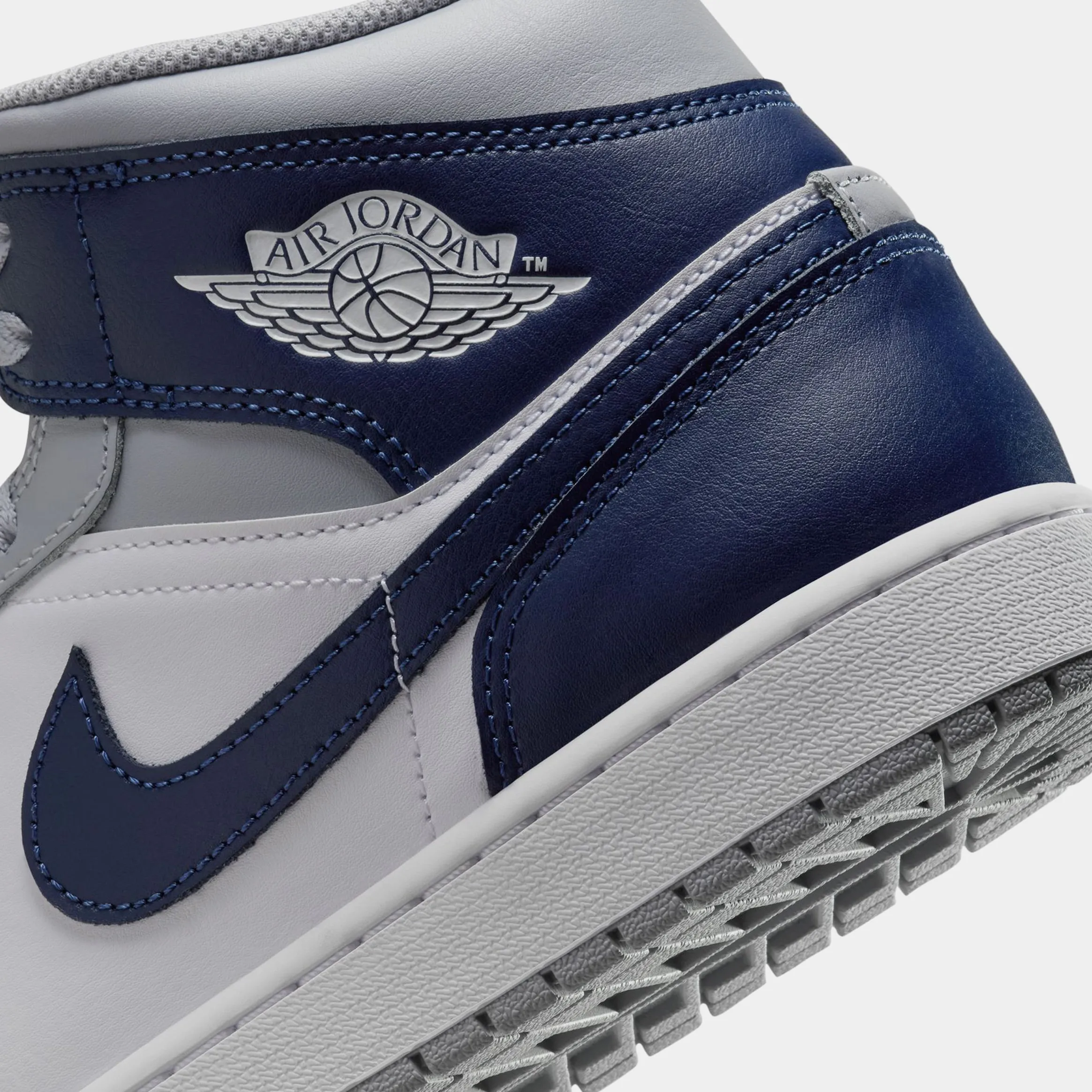 Air Jordan 1 Retro Mid Wolf Grey Midnight Navy Mens Lifestyle Shoes (White/Wolf Grey/Midnight Navy)