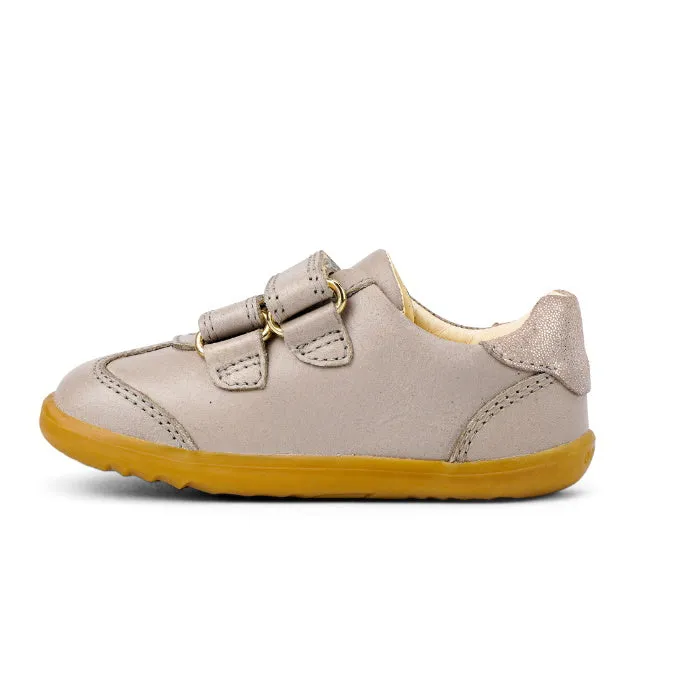 Bobux Step Up SU Sprite Leather Sneaker Taupe