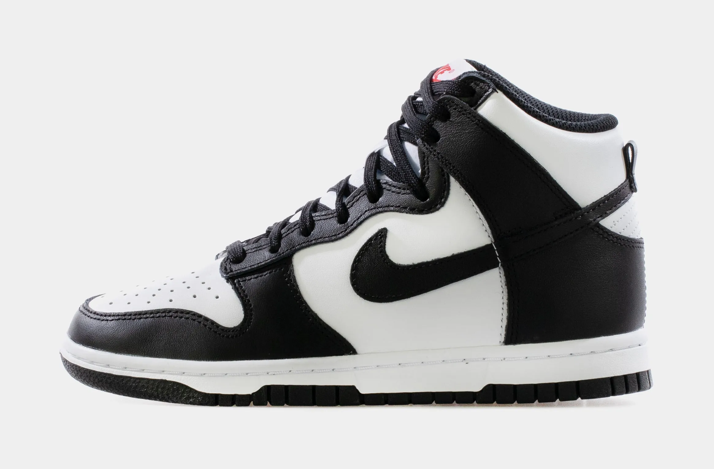 Dunk High Womens Lifestyle Shoes (Black/White)