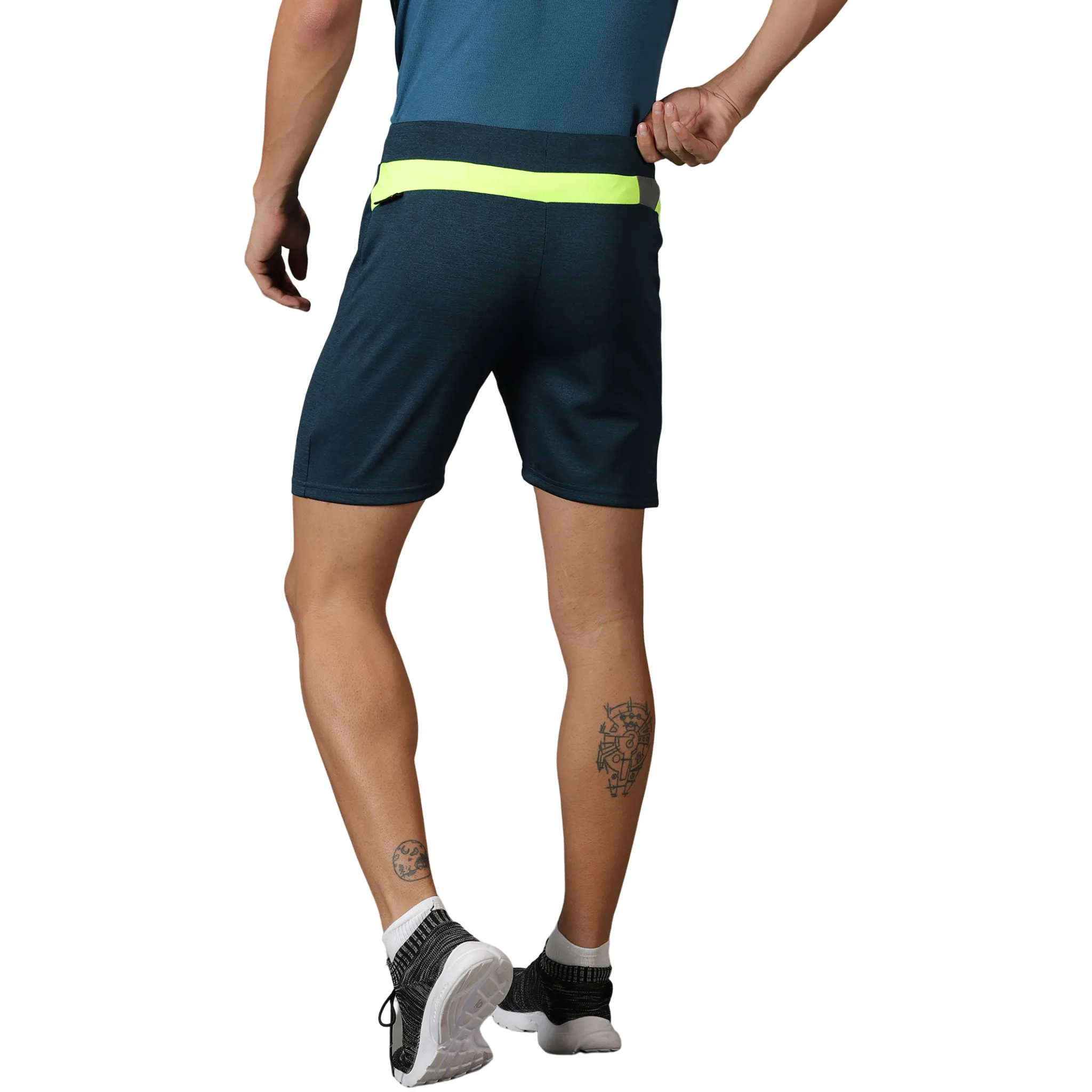 Men's Training Shorts with Elasticated waist & Zipper pocket.