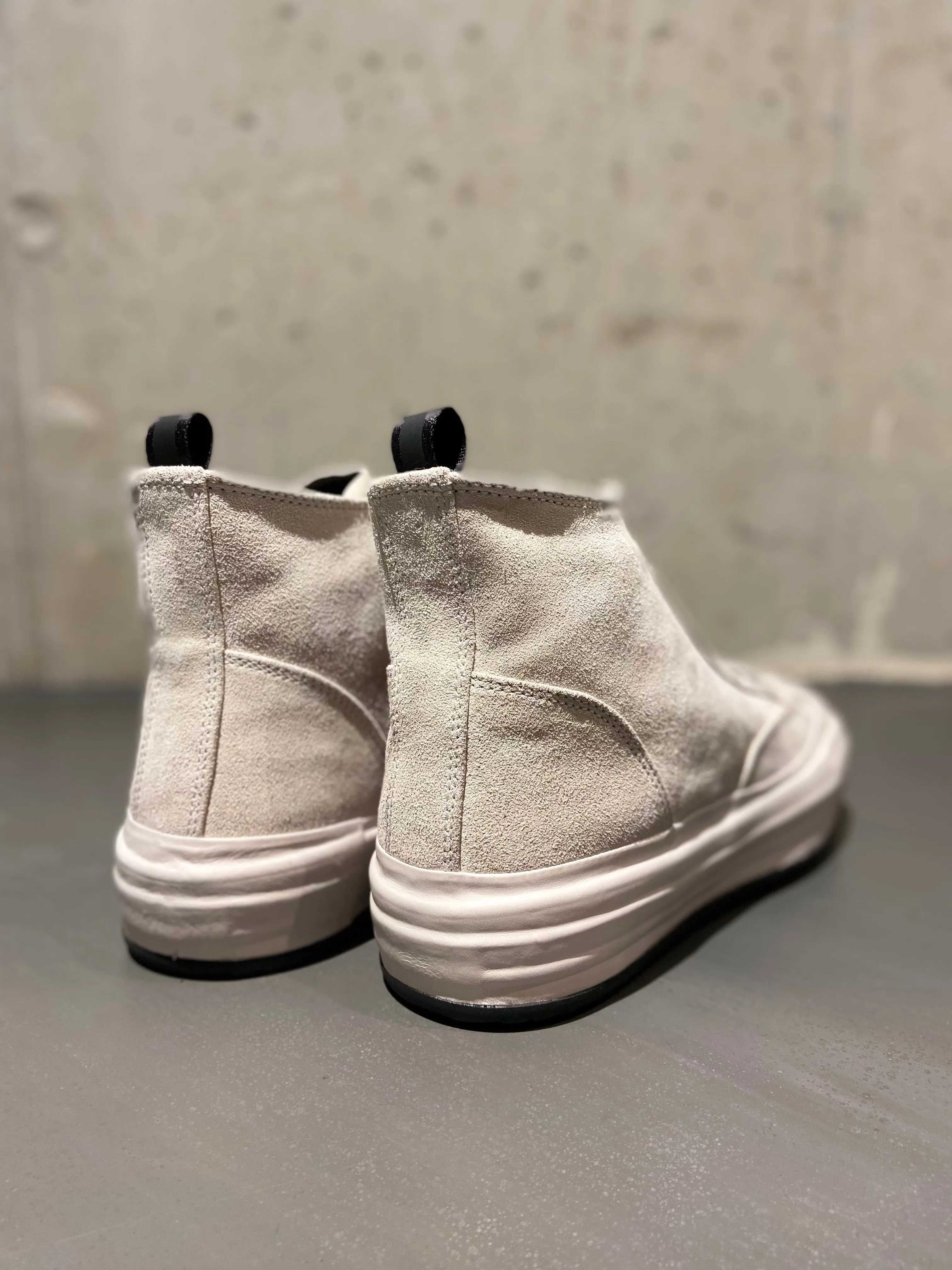 OFFICINE CREATIVE MES/011 SUEDE OFF-WHITE SNEAKER